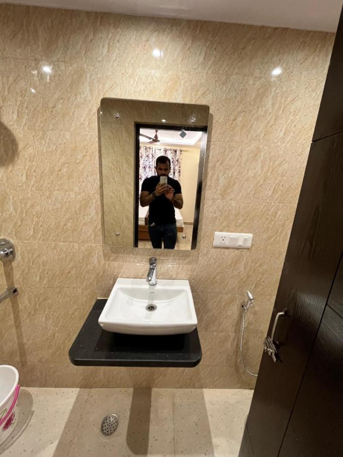 Hotel Mahalaxmi Deluxe Нью-Делі Екстер'єр фото