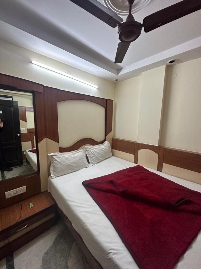 Hotel Mahalaxmi Deluxe Нью-Делі Екстер'єр фото