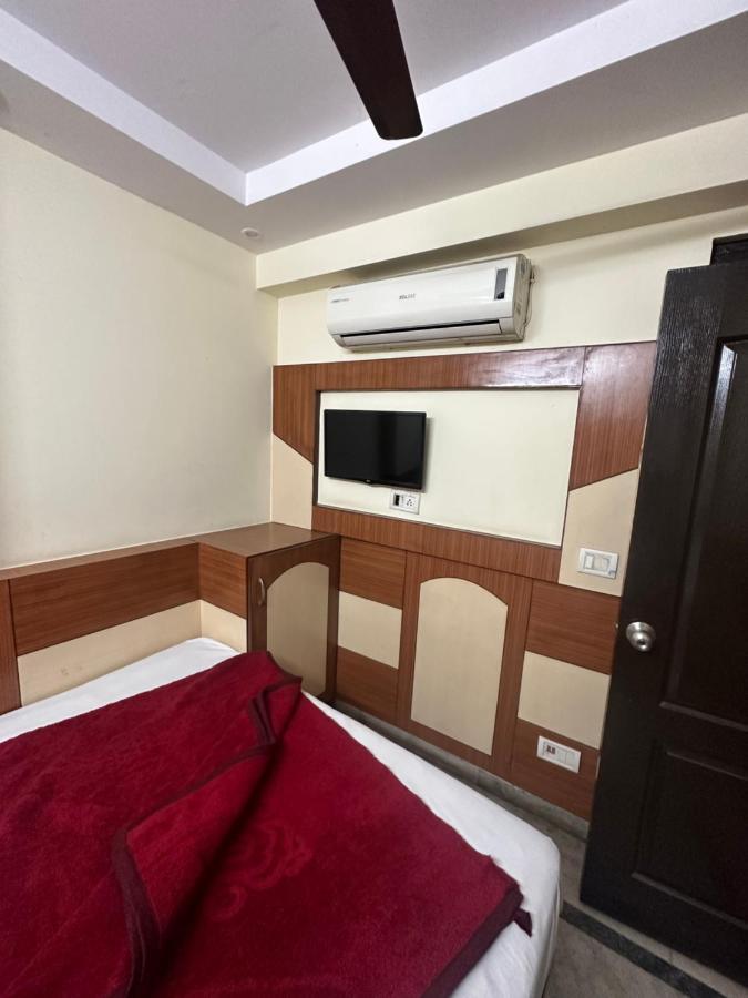 Hotel Mahalaxmi Deluxe Нью-Делі Екстер'єр фото