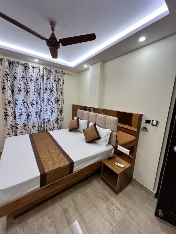 Hotel Mahalaxmi Deluxe Нью-Делі Екстер'єр фото
